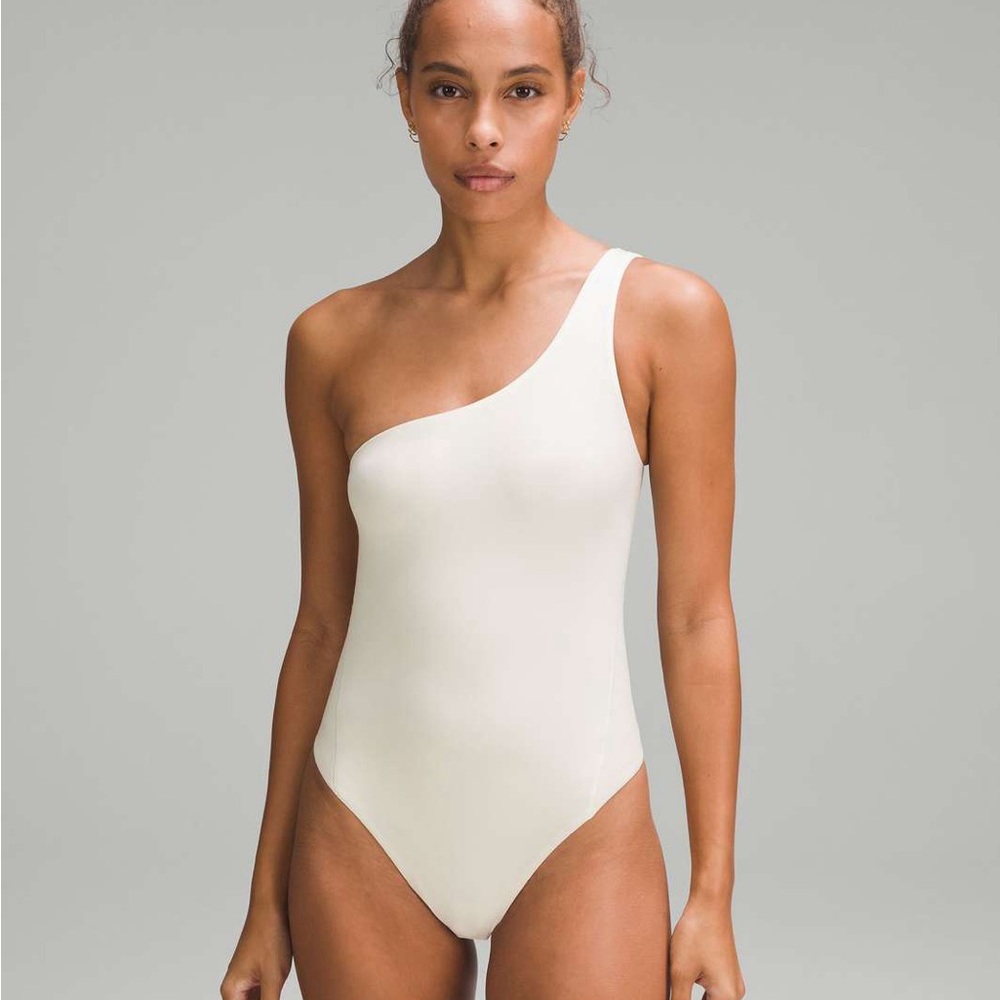 Lululemon Nulu asymmetrical bodysuit in bone (cream) size M